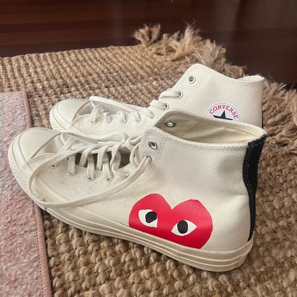 Men’s CDG Play Converse High Tops Like New